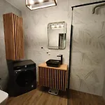 W Centrum Luksusowy Apartament, Duzy Parking, Zameldowanie 24h, Fv, Ekspres, Xbox, Klimatyzacja, Dwie Sypialnie, Kuchnia I Salon, Samo Centrum Miasta, דירה *