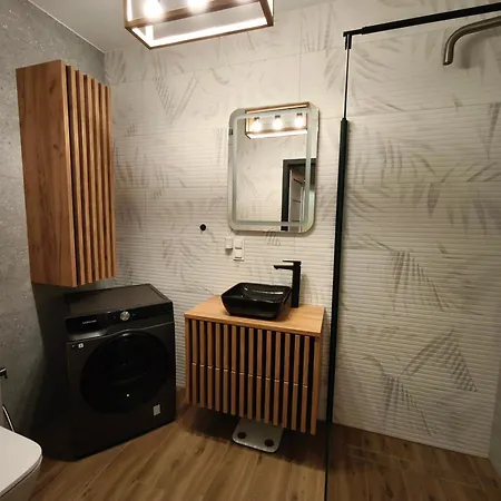 W Centrum Luksusowy Apartament, Duzy Parking, Zameldowanie 24h, Fv, Ekspres, Xbox, Klimatyzacja, Dwie Sypialnie, Kuchnia I Salon, Samo Centrum Miasta, Διαμέρισμα *