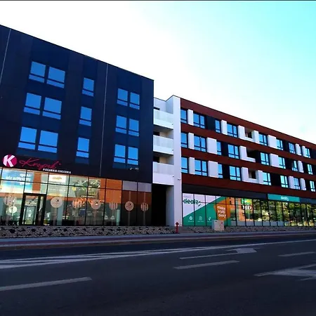 W Centrum Luksusowy Apartament, Duzy Parking, Zameldowanie 24h, Fv, Ekspres, Xbox, Klimatyzacja, Dwie Sypialnie, Kuchnia I Salon, Samo Centrum Miasta, *