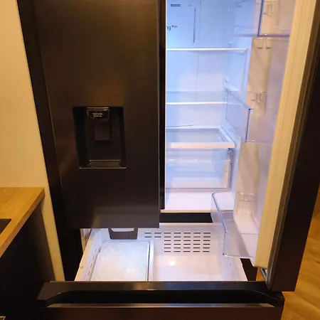 Apartman Luksusowy Apartament, Duzy Parking, Zameldowanie 24h, Fv, Ekspres, Xbox, Klimatyzacja, Dwie Sypialnie, Kuchnia I Salon, Samo Centrum Miasta, *
