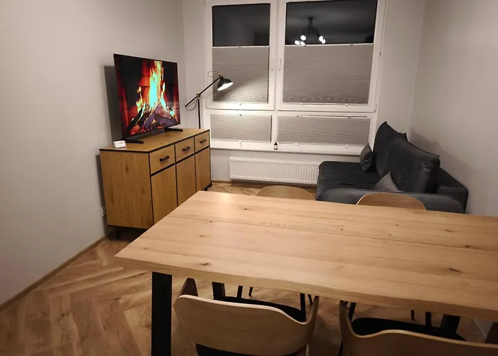 W Centrum Luksusowy Apartament, Duzy Parking, Zameldowanie 24h, Fv, Ekspres, Xbox, Klimatyzacja, Dwie Sypialnie, Kuchnia I Salon, Samo Centrum Miasta, Starogard Gdański