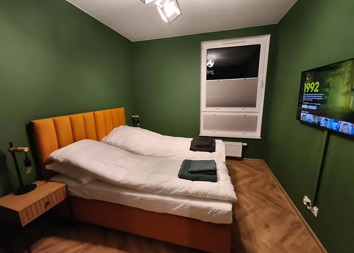W Centrum Luksusowy Apartament, Duzy Parking, Zameldowanie 24h, Fv, Ekspres, Xbox, Klimatyzacja, Dwie Sypialnie, Kuchnia I Salon, Samo Centrum Miasta, * Starogard Gdański
