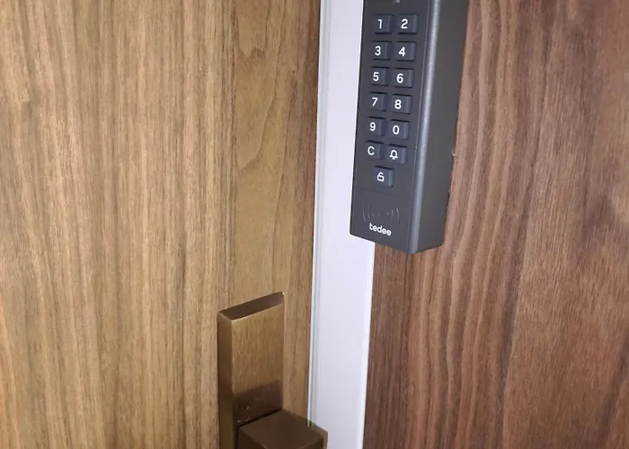 Lägenhet W Centrum Luksusowy Apartament, Duzy Parking, Zameldowanie 24h, Fv, Ekspres, Xbox, Klimatyzacja, Dwie Sypialnie, Kuchnia I Salon, Samo Centrum Miasta, *